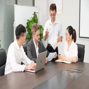 У нас є сильна команда R&D, і ми можемо розробляти і виробляти продукцію відповідно до